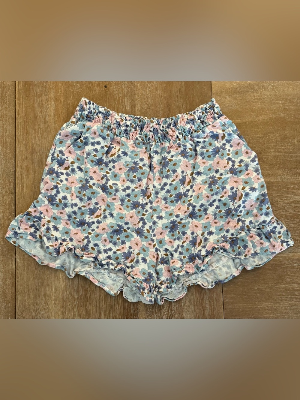 Monteau Floral Print Shorts in Light Pink & Soft Blue